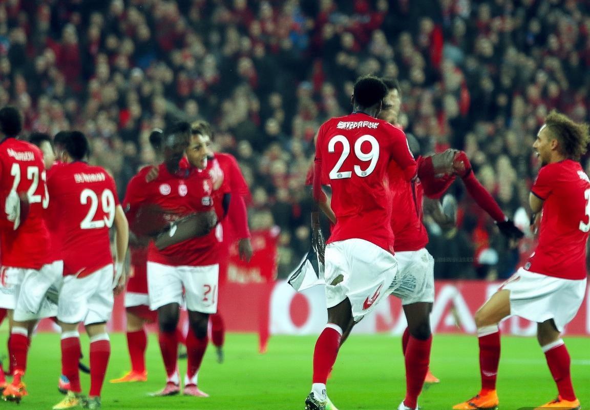 红星欧冠主场逆转利物浦：一球制胜(图2)